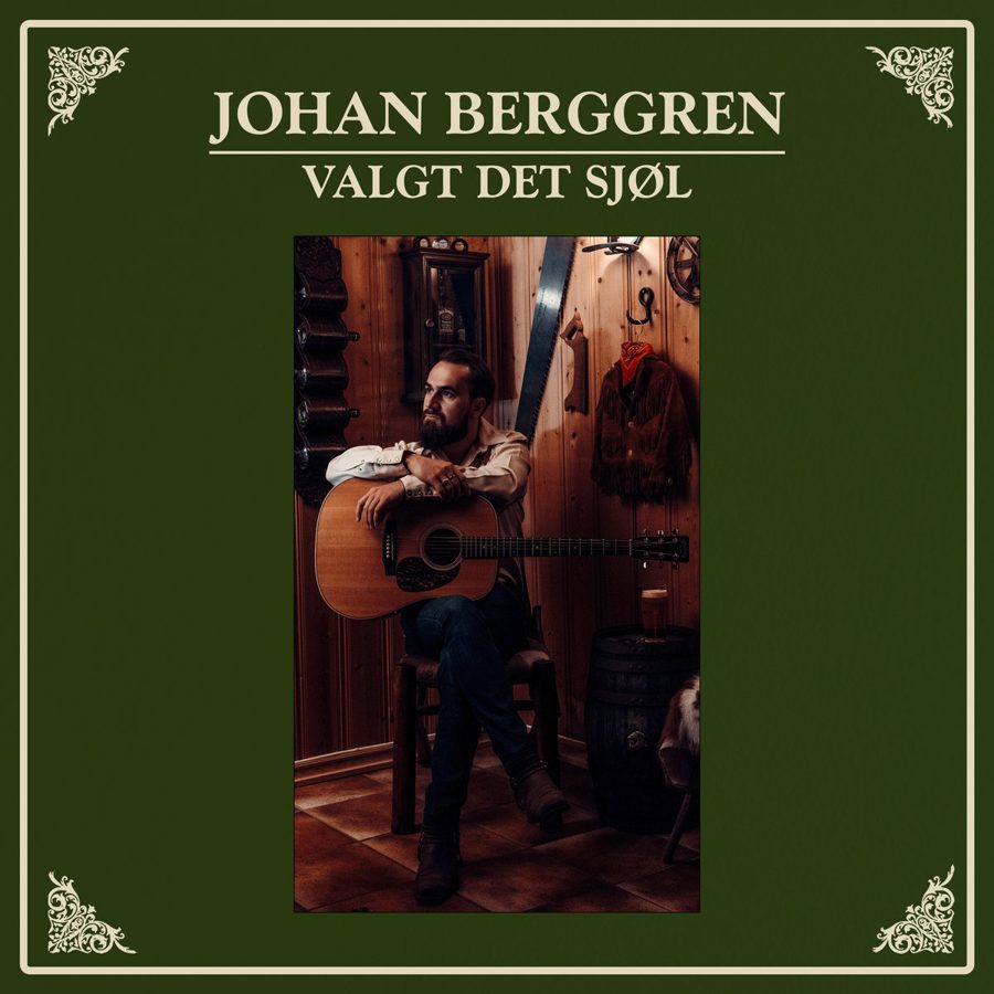 Coveret til Valgt det sjøl: Johan med gitar på grønn bunn.